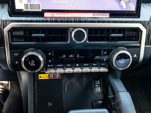 Certified 2026 Toyota 4Runner Platinum AWD/4WD image 38
