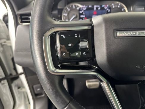 Used 2023 Land Rover Range Rover Evoque R-Dynamic SE image 15