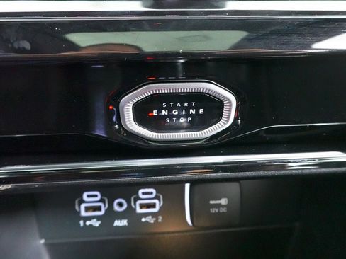 New 2026 Jeep Grand Cherokee L Limited w/ Limited Altitude Package AWD/4WD image 19