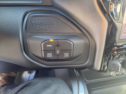 New 2026 RAM 3500 Laramie AWD/4WD image 19