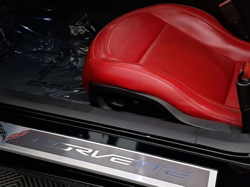 Used 2018 Chevrolet Corvette Stingray Convertible w/ 1LT image 15