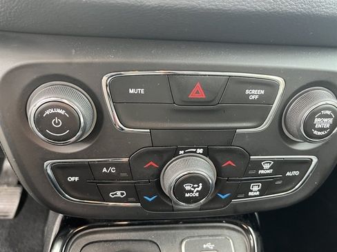 Used 2018 Jeep Compass Limited AWD/4WD image 28