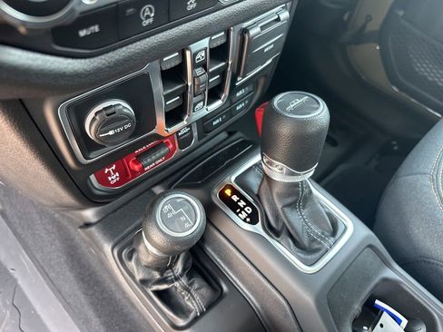 New 2025 Jeep Gladiator Willys image 26