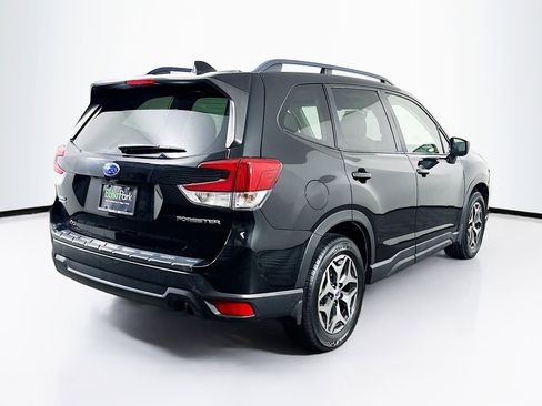 Used 2020 Subaru Forester Premium image 9