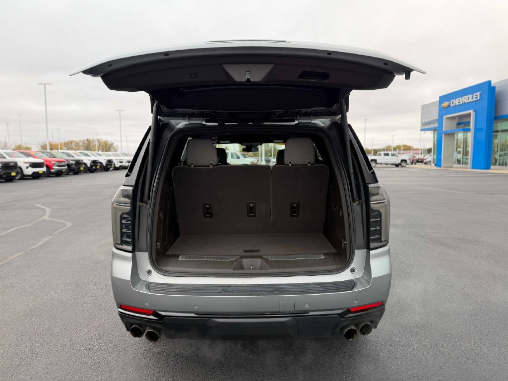 Used 2025 Chevrolet Tahoe Z71 w/ Comfort Package AWD/4WD image 15