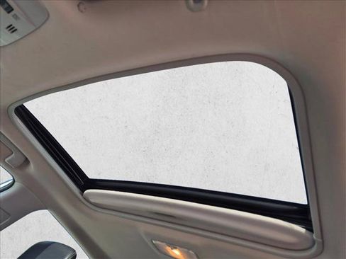 Used 2017 Toyota Corolla XLE FWD image 8