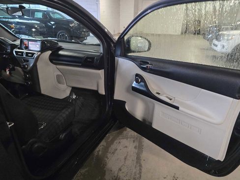Used 2012 Scion iQ image 10