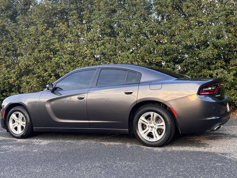 Used 2020 Dodge Charger SXT image 5