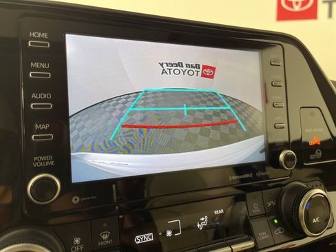 Certified 2022 Toyota Highlander XLE image 12