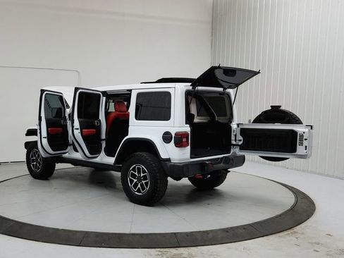 Used 2024 Jeep Wrangler Unlimited Rubicon w/ Technology Group image 13