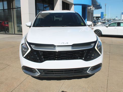Used 2023 Kia Sportage EX image 2