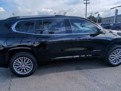 Used 2024 GMC Acadia Denali image 9