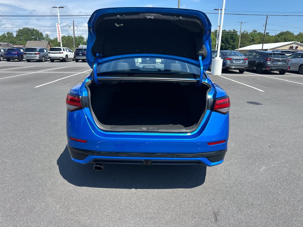 Used 2025 Nissan Sentra SR FWD image 12