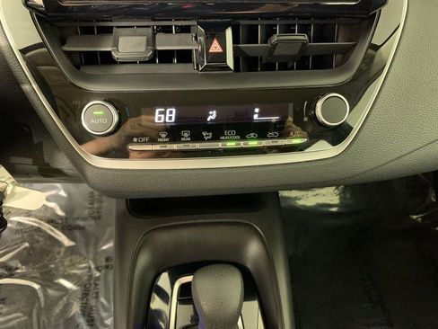 Used 2024 Toyota Corolla LE image 23