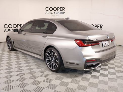 Used 2021 BMW 750i xDrive w/ Executive Package image 25