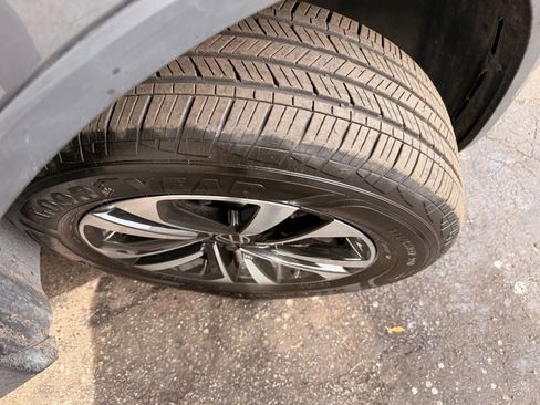 Used 2024 Volkswagen Tiguan S image 47