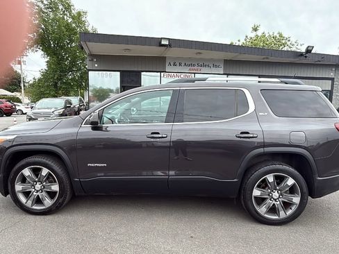 Used 2017 GMC Acadia SLT AWD/4WD image 3