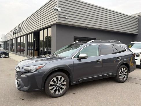 Used 2023 Subaru Outback Touring XT AWD/4WD image 5