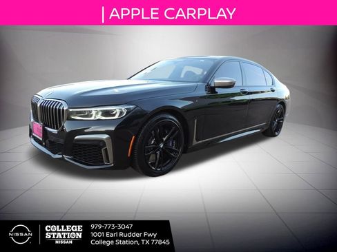 Used 2021 BMW M760i xDrive w/ Luxury Rear Seating Package image 8