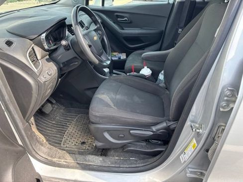Used 2020 Chevrolet Trax LS w/ Tint and Cruise Package FWD image 14