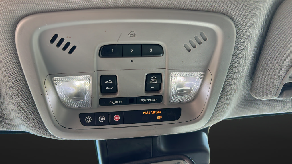 Used 2018 Chevrolet Malibu Premier w/ Premier Sun and Wheel Package FWD image 14