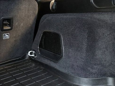 Used 2022 Jeep Grand Cherokee Overland w/ Luxury Tech Group IV image 31