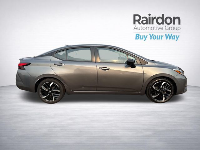 Used 2024 Nissan Versa SR FWD image 8