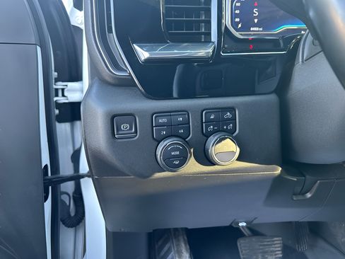 Used 2024 Chevrolet Silverado 2500 High Country AWD/4WD image 12