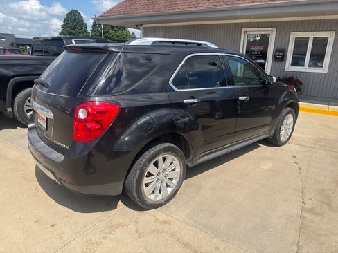 Used 2010 Chevrolet Equinox LT w/ Chrome Appearance Package AWD/4WD image 4