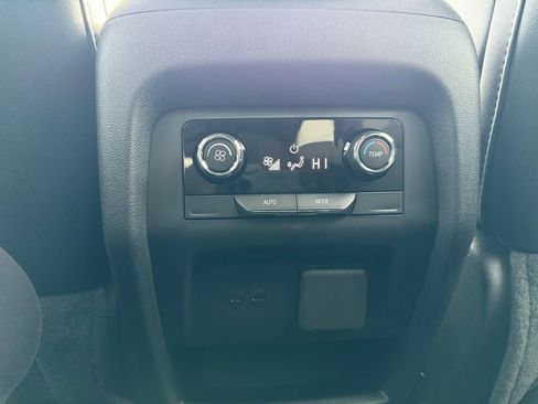 New 2026 Chevrolet Traverse LT w/ Midnight/Sport Edition image 31