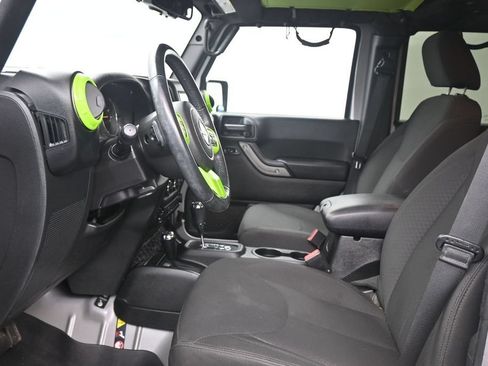 Used 2018 Jeep Wrangler Unlimited Sport S AWD/4WD image 10