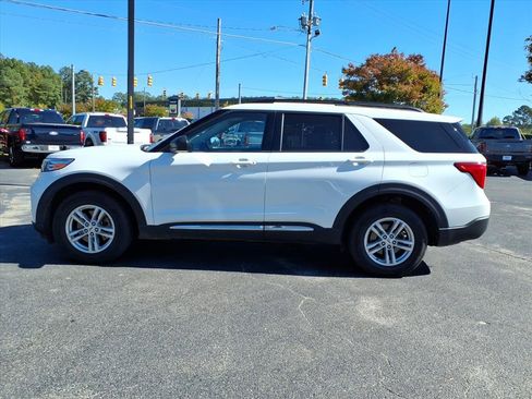 Used 2023 Ford Explorer XLT w/ Equipment Group 202A image 23