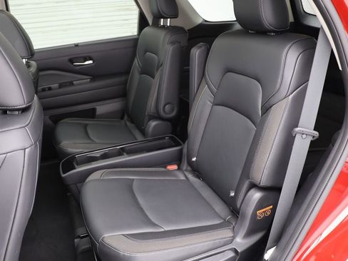 Used 2022 Nissan Pathfinder SL w/ SL Premium Package image 14