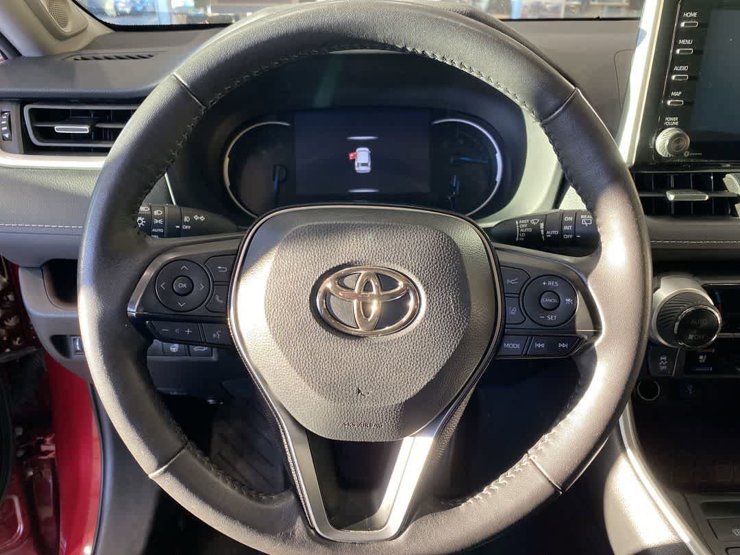 Certified 2021 Toyota RAV4 Limited w/ Limited Grade Weather Package AWD/4WD image 17