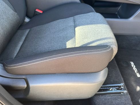 Certified 2025 Nissan Rogue SV image 25