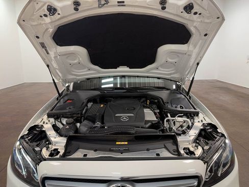 Used 2017 Mercedes-Benz E 300 4MATIC image 19