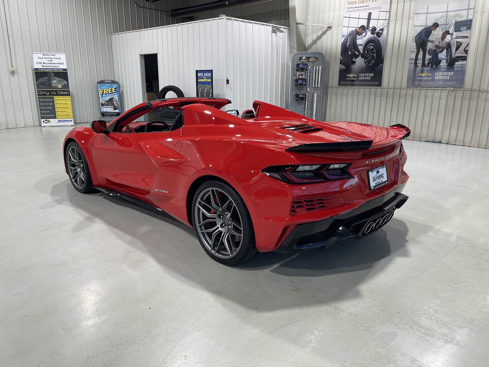 Used 2025 Chevrolet Corvette Z06 RWD image 6