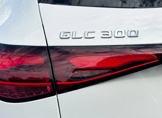 New 2027 Mercedes-Benz GLC 300 4MATIC image 11