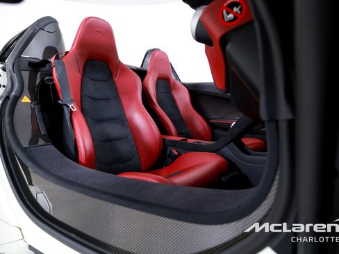 Used 2016 McLaren 650S Spider image 20