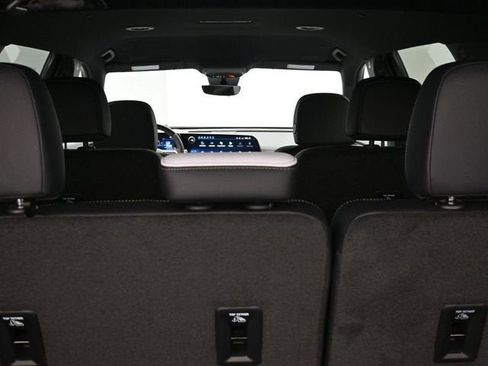 New 2026 Chevrolet Traverse High Country w/ LPO, Floor Liner Package FWD image 34
