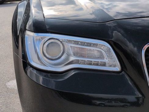 Used 2022 Chrysler 300 Touring image 9