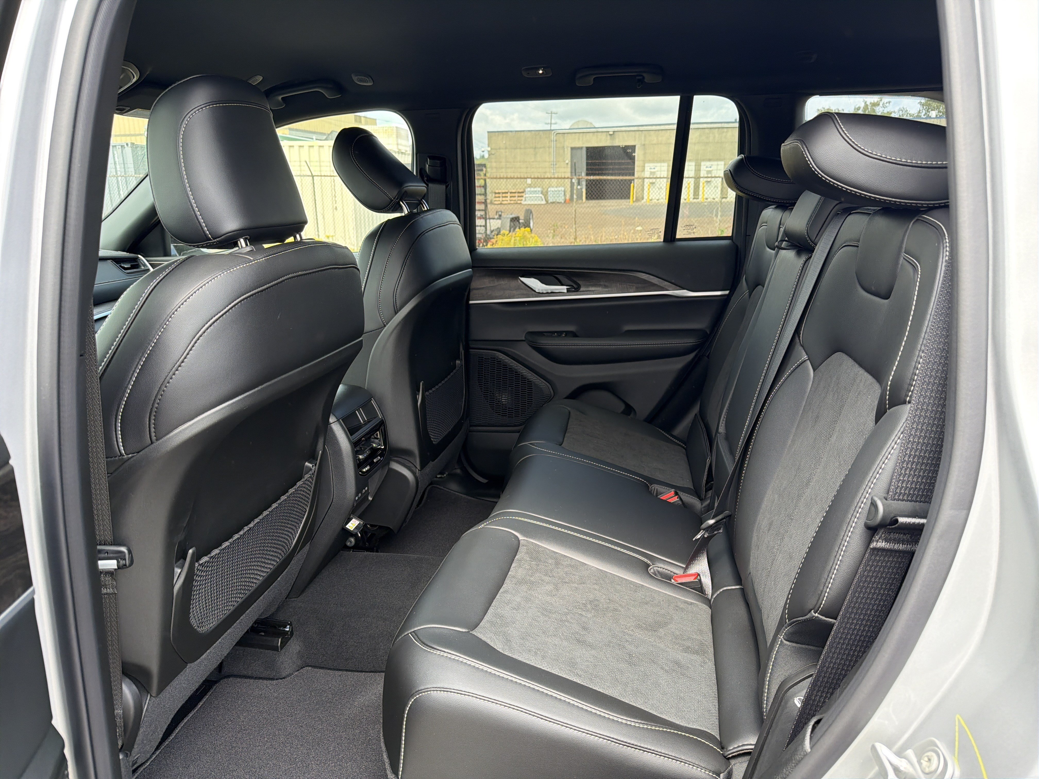 New 2026 Jeep Grand Cherokee Altitude AWD/4WD image 13
