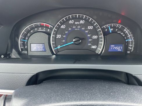 Used 2012 Toyota Camry XLE w/ Leather Pkg FWD image 13