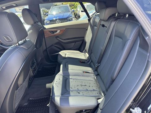 Used 2019 Audi Q8 Premium Plus w/ Premium Plus image 18