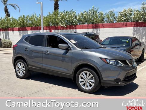 Used 2018 Nissan Rogue Sport S w/ S Appearance Package FWD image 1