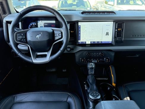 Used 2023 Ford Bronco Badlands image 30
