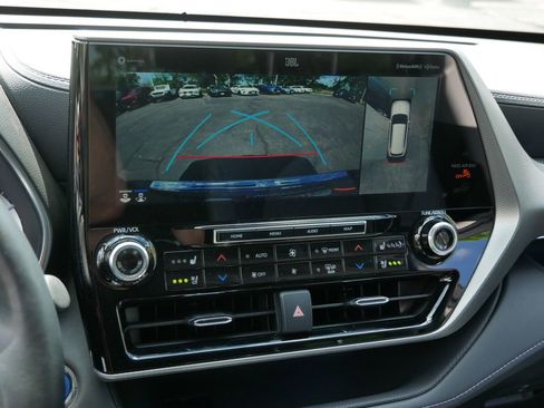 Used 2022 Toyota Highlander Platinum AWD/4WD image 20