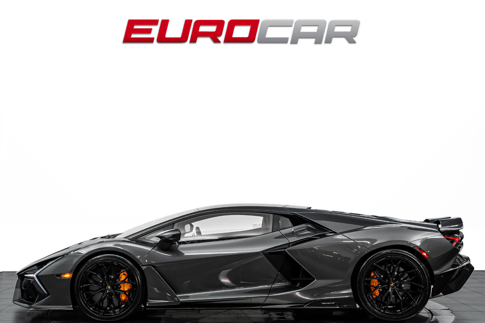 Used 2025 Lamborghini Revuelto AWD/4WD image 2