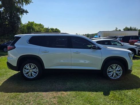 Used 2025 GMC Acadia Elevation w/ Elevation Premium Package FWD image 9