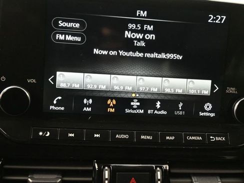 Used 2024 Nissan Pathfinder SL image 10